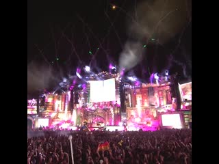 Armin van buuren & avian grays feat jordan shaw something real @ tomorrowland 2019