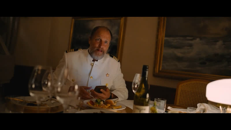 Сцена из «треугольник печали»