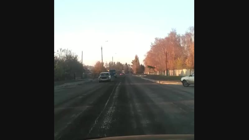 Нове дорожнє покриття по обухова від лікарні і до продтоварів роботи по створенню нового дорожнього покриття тривають #золот