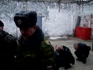 Как обращаются с зэками в сизо