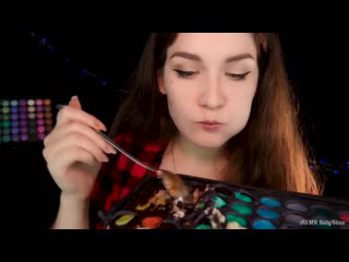 Асмр едим палетку (съедобную) 💄🍴 asmr eating candy makeup palette (edible)