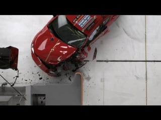 2014 scion fr s small overlap iihs crash test