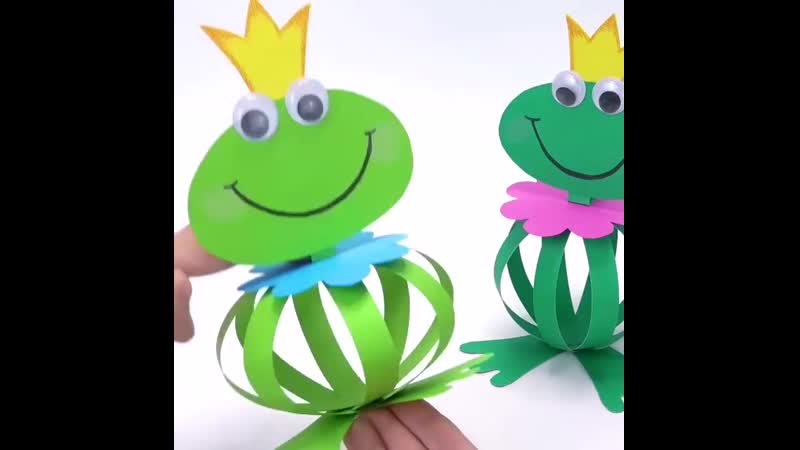 Две лягушки подружки!