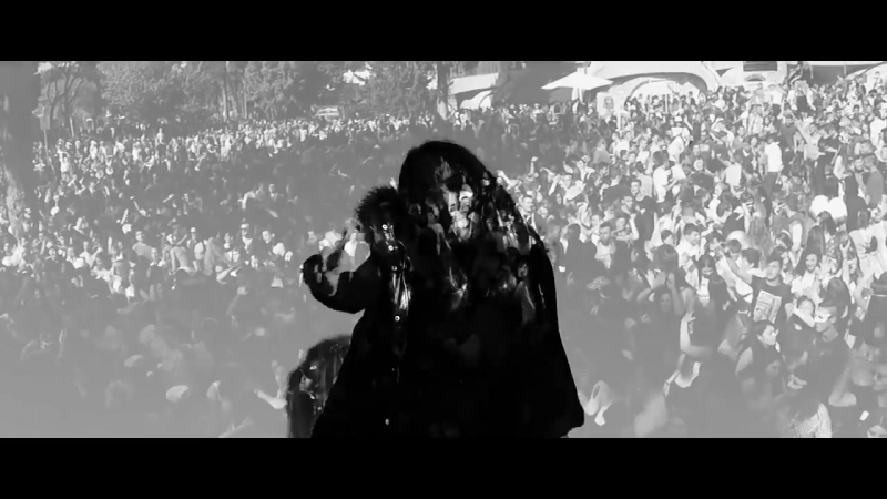 Eyal golan ft vivo goda boba (אייל גולן מארח את ויוו גודה בובה (קליפ רשמי