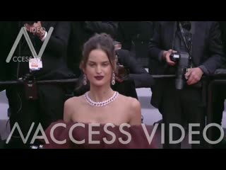 Josephine skriver, izabel goulart cannes film festival май 2019