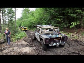 Soccer mom takes hummer h1 in the mud by