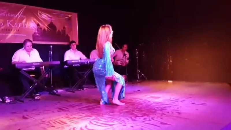 Leila nahir bailando baladi huzam junto a mario kirlis