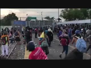 Guatemala mexiko hranice útok nežádoucích kameny guatemala porn migrants from honduras who are on their way to the us tried