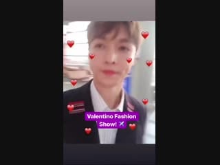 [video] 181125 lay instagram story update valentino модное шоу! ✈