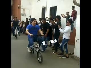 Here @beingsalmankhan @arbaazskhan on the streets of maheshwar indore for dabangg3 shoot