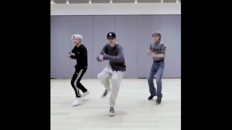 This part with jaehyun, taeyong and jaemin is so satisfying to watch