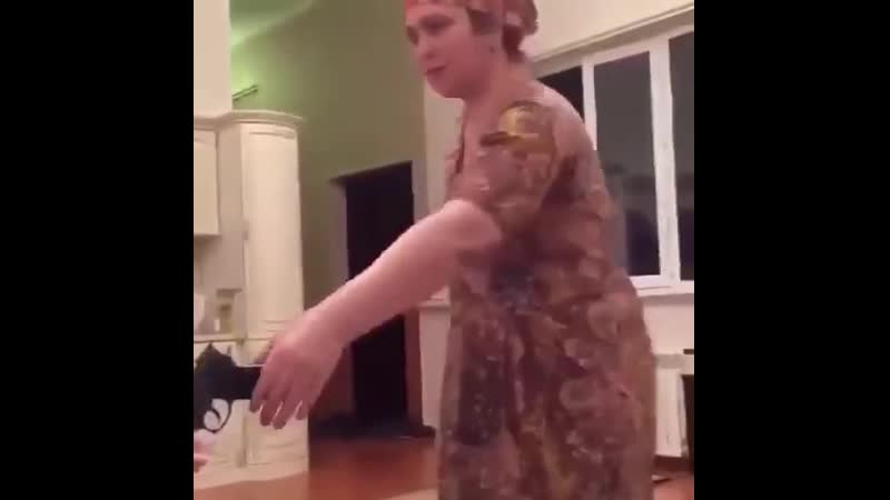 Маме то не объяснишь что ты крутой ганстер