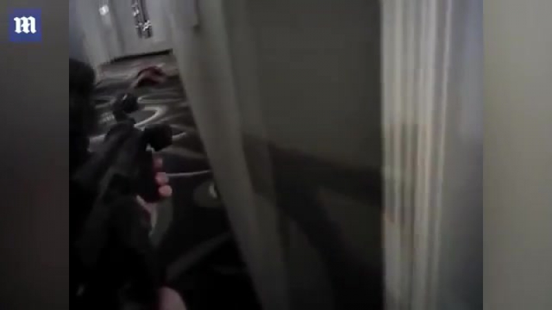 Мусора расстреляли потому что решил подтянуть штаны 18+