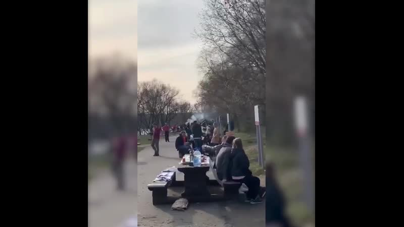 Москвичи встречают «коронавирусные каникулы»