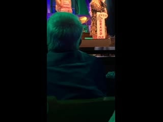 Kelsea & carrie 'walkaway joe' (1)