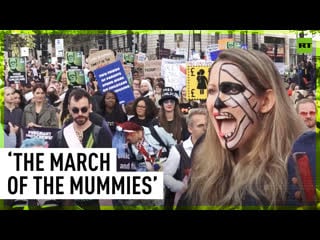 Thousands gather in london for ‘march of the mummies’ protest over childcare costs