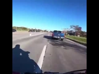 Наказывает двух наглых хрустов ( com/fixter)