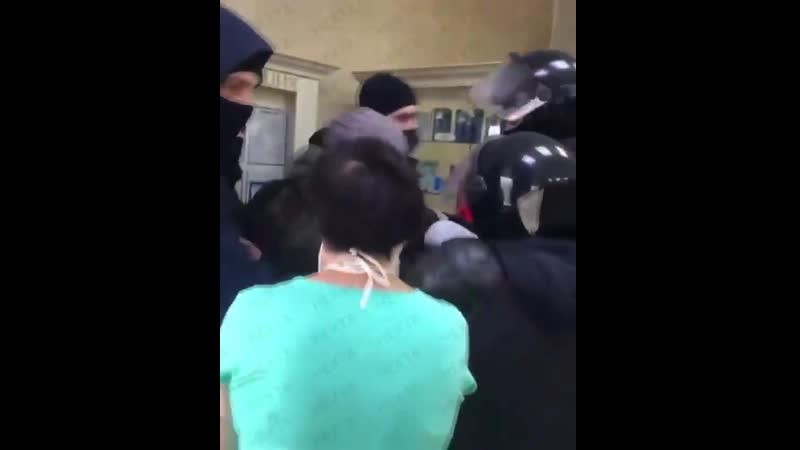 В барановичах людей хватают прямо в центральной аптеке издевательства над некоторыми прод