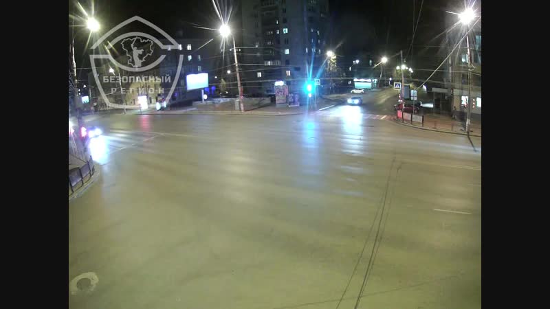 Летела на красный