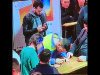 Mahmood con fan