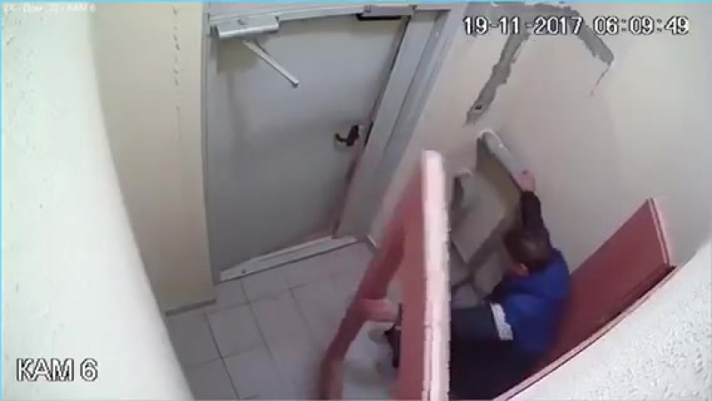 Замуровали, демоны