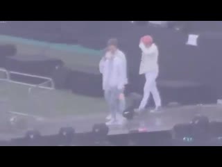 Jimin was slightly limping during rehearsals he mustve hurt his leg