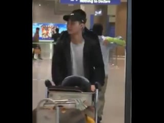 Top, gd 160314 airport