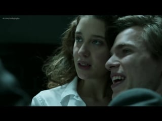 Мария педраса (maría pedraza) голая в сериале "бумажный дом" (la casa de papel, money heist, 2017) сезон 1 / серия 1 (s01e01)
