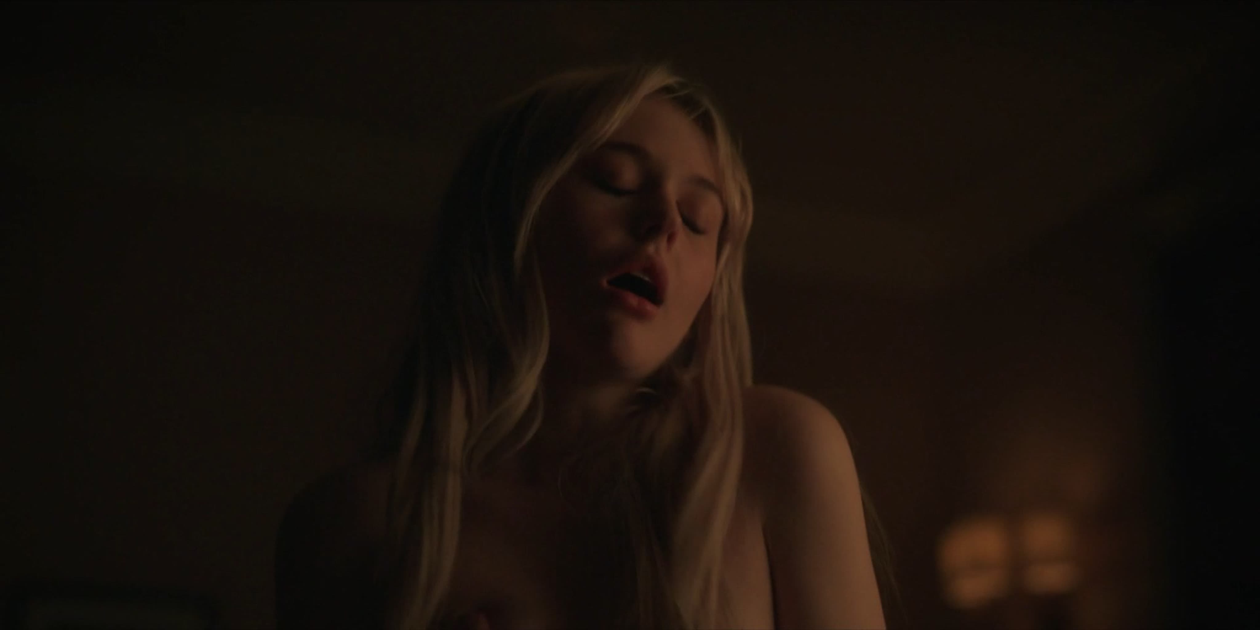 Emily alyn lind nude – gossip girl s01e03 (2021) hd 1080p watch online