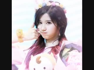 Anyone else thinking about sana’s dumpling cheeks ~ ~