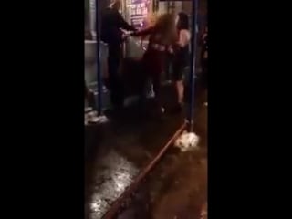 Обстаноа в клубе накаляетсяviral video15