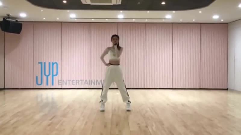 Hwang yeji ain't my fault dance practice