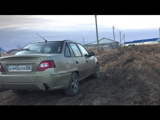 Казахское село с одной дорогой