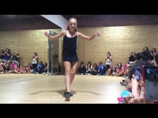 Maddie ziegler these boots were made for walking aldc la meet and greet