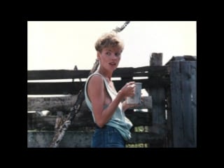 Жанна эппле без лифчика в фильме "лоач и хиппоза" (1990, сергей белошников)