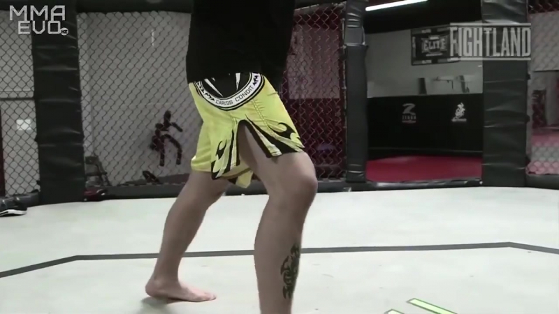 Академия спорта двойное колено в прыжке от карлоса кондита