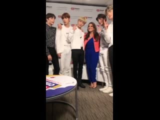 Don’t @sisanie and @txt bighit look so amazing backstage at wangotango