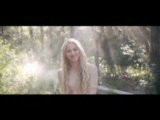 On set filming music video for “me enamoré”