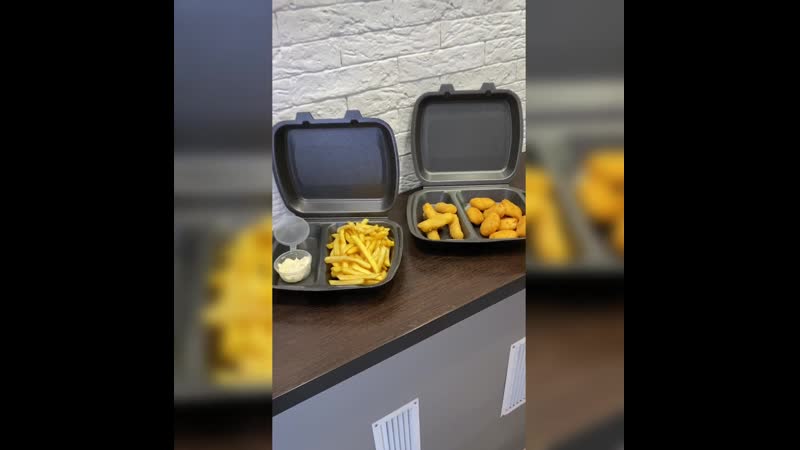 Картошка фри, наггетсы и сырные палочки