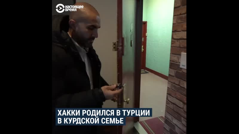 Бездомный стал миллионером и теперь сам помогает бездомным