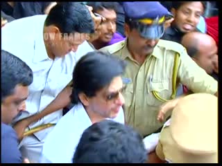 Shahrukh khan in cochin [behind the scenes yfbs]