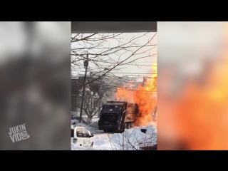 Грузовик горит | взрыв грузовика