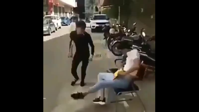 Я бы наказал за такие пранки😂😂😂😂