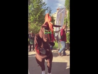 Loomy nareez deliveryman (live с конём)