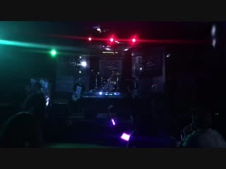 Sound scorch through my veins live in ozz club