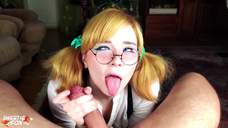 Милая рыжуля с заглотом сосет член любовника и трахается в попку sweetie fox ( porno / порно anal рыжая минет