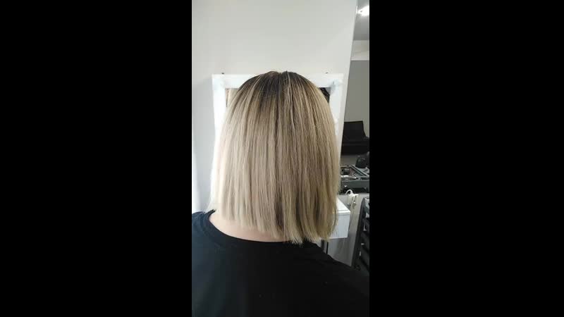 Блонд с затемнением у корней