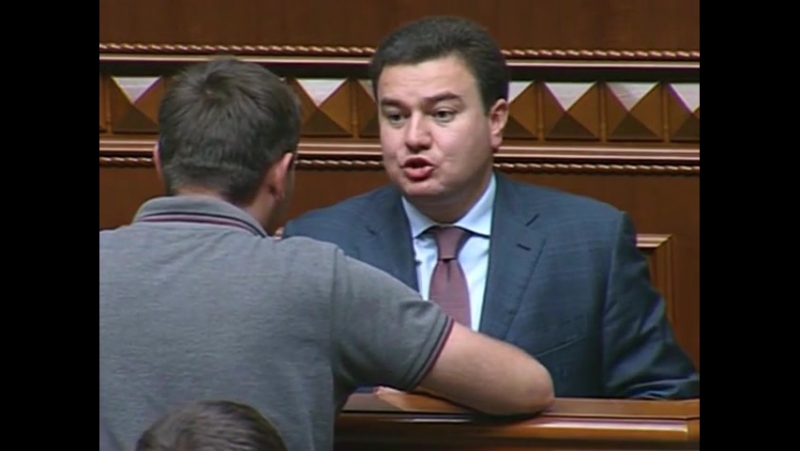 Парасюк возмутился сравнением правого сектора с бандитами!