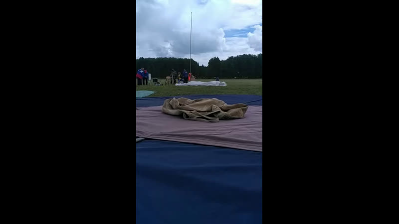 Парашютные прыжки в нижне live