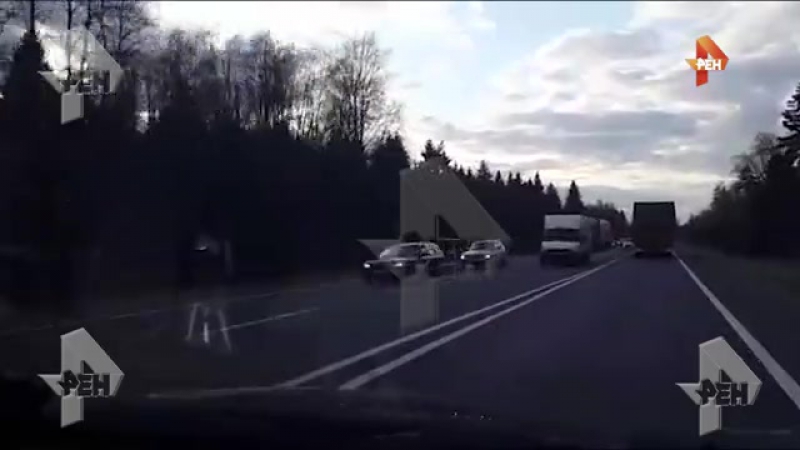 Очевидцы сообщают об изнурительной многокилометровых пробках на трассе м 10